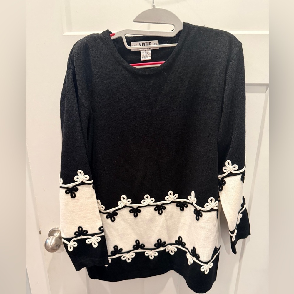 Segue Black Cream Bow Trim Sweater | Colorblock Knit Top Size M